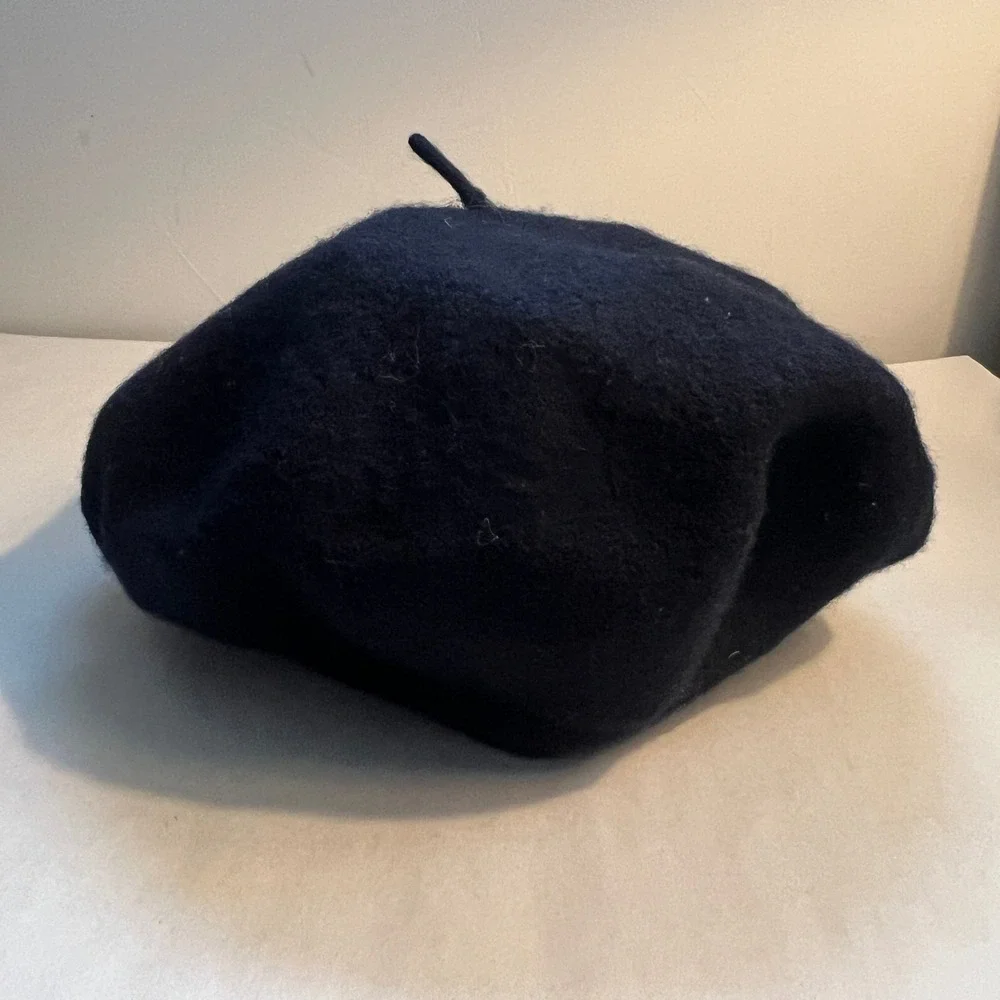 Vintage Arlin Fifth Avenue Classic Black Wool Beret Dark Academia Parisian‎